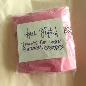 FREE GIFT W PURCHASE!